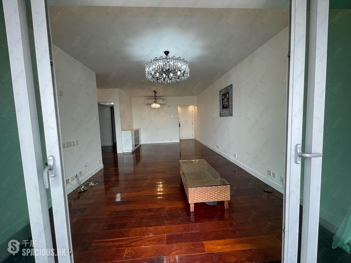 Pok Fu Lam - Baguio Villa Block 25 01