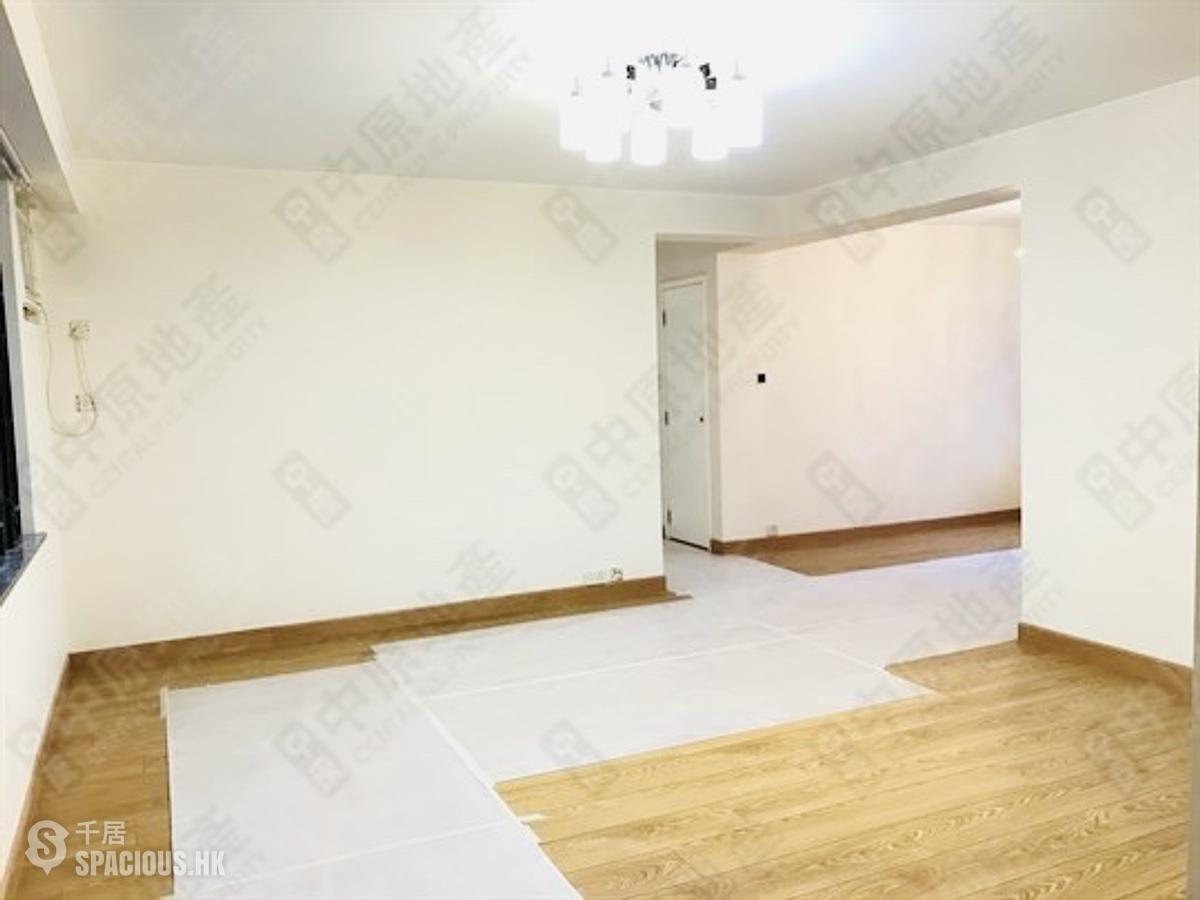 Sai Ying Pun - Wing Cheung Court 01