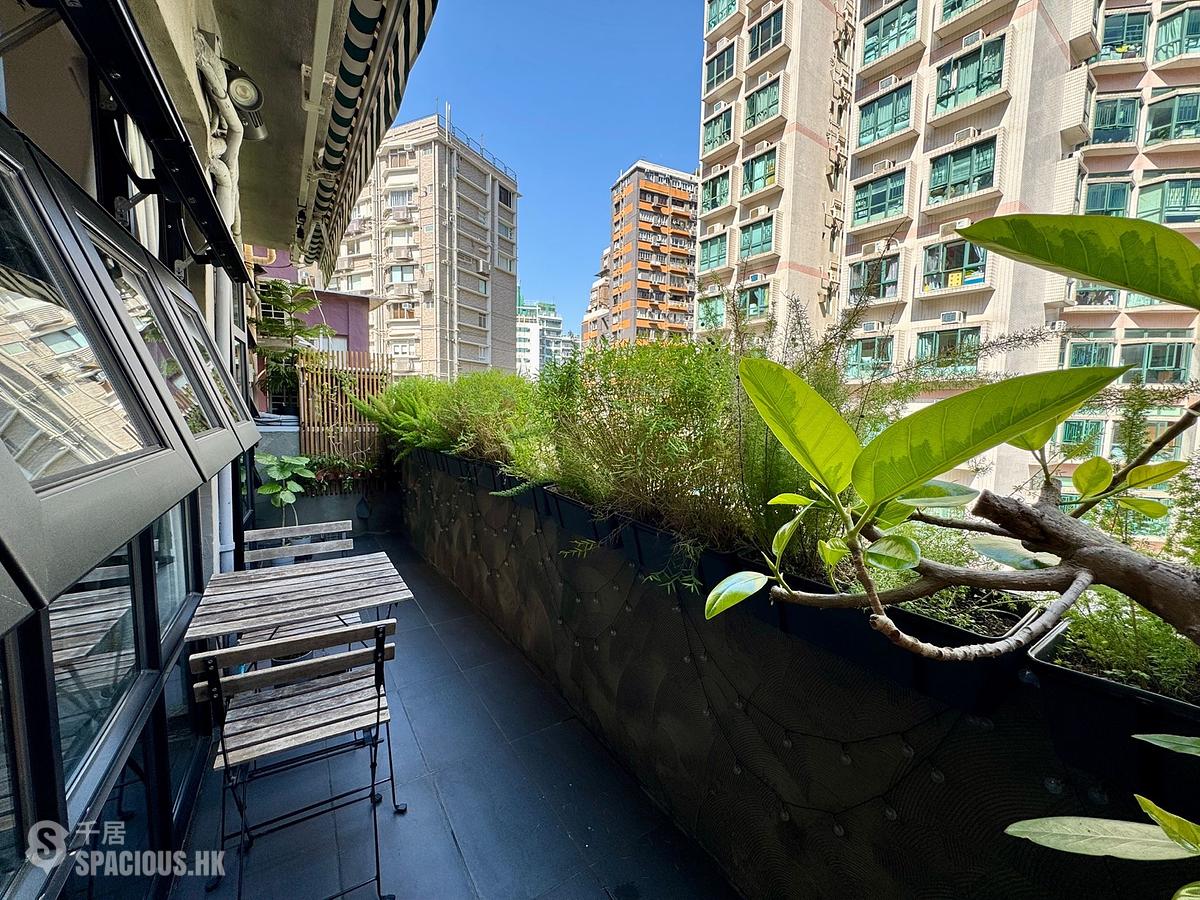 Mid Levels West - Fook Wah Mansions 01