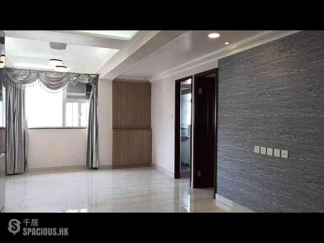 Wan Chai - Yue King Building 01