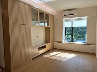Mid Levels Central - Hillsborough Court Block 3 04