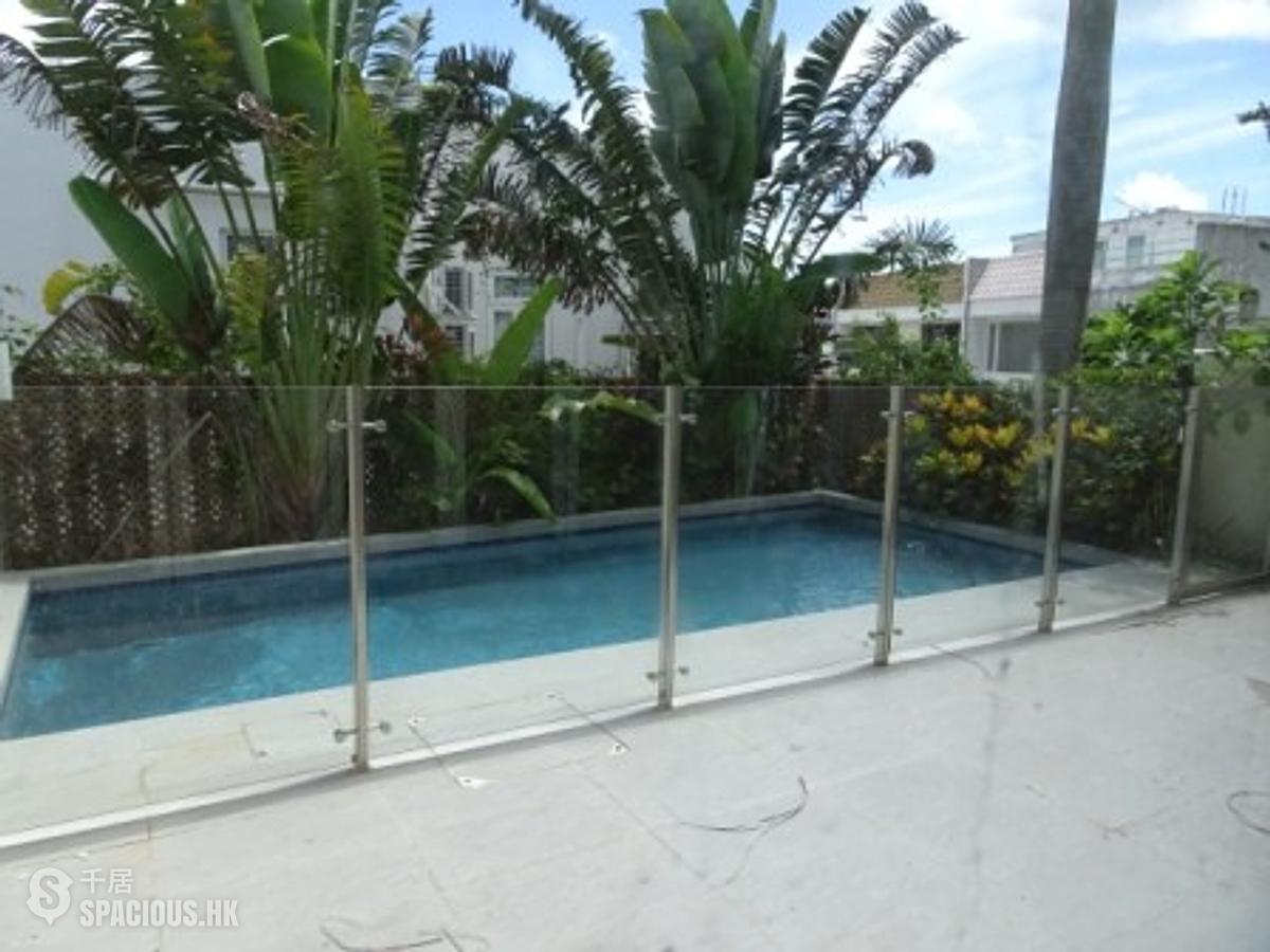 Clear Water Bay - Golden Lake Villa 01