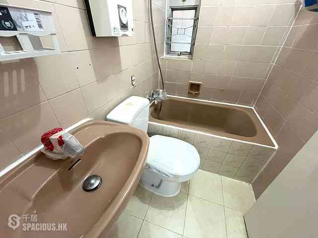 Quarry Bay - Westlands Court Ngar Lan Mansion 08