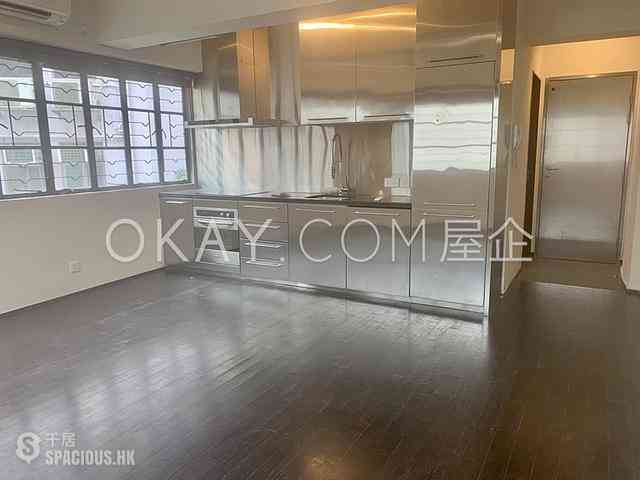 Central - 10, Gage Street 01