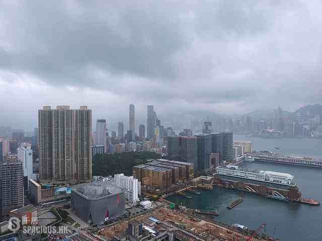 West Kowloon - The Arch Star Tower (Block 2) 01