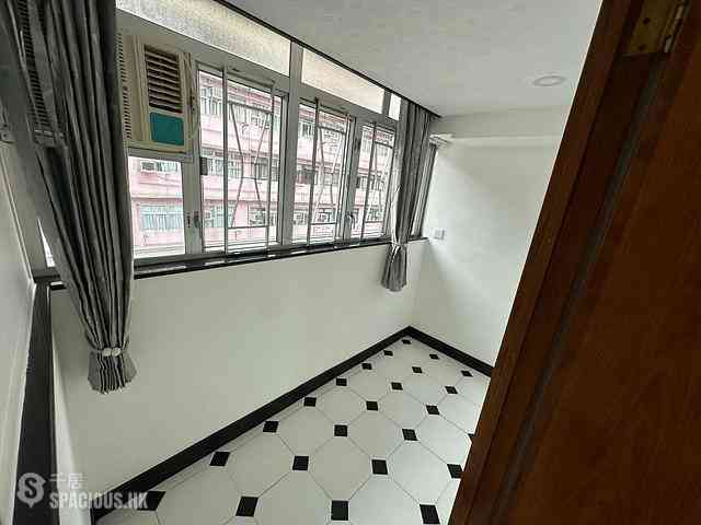 Sai Wan Ho - Tai Shun House 05