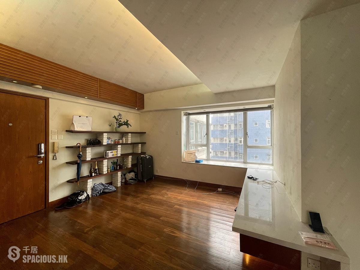 Mid Levels West - Bonham Court 01