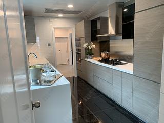 Mid Levels Central - The Harbourview 06