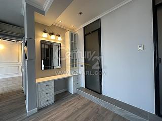 Mid Levels Central - Best View Court Block 66, Macdonnell Road 08
