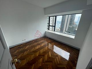 Mid Levels Central - 62B, Robinson Road 07