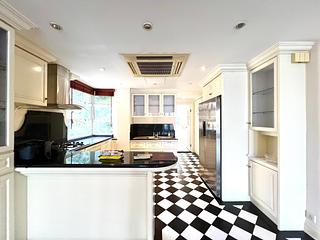 Mid Levels East - Ewan Court 05