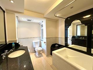 Mid Levels East - Ewan Court 06