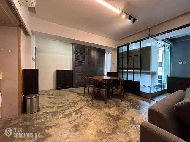 Wan Chai - Tung Fong Building 01