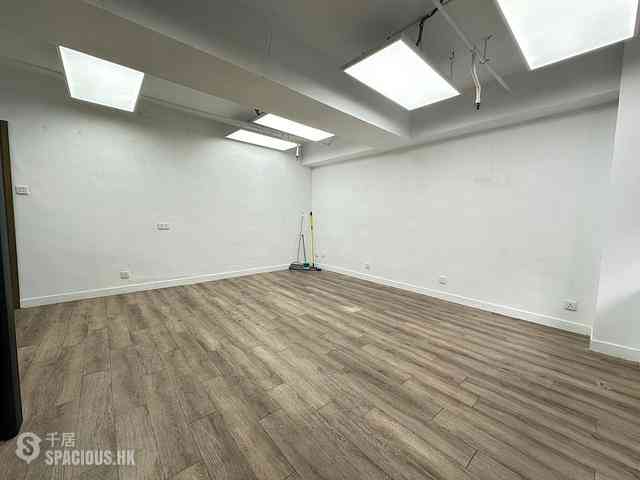 Sheung Wan - Hing Lung Commercial Building 02
