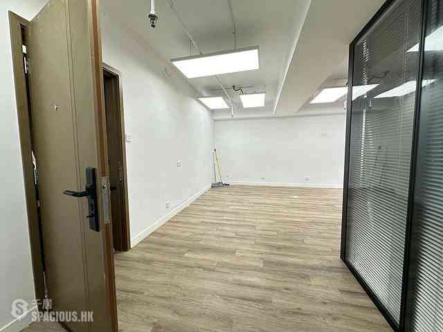 Sheung Wan - Hing Lung Commercial Building 09