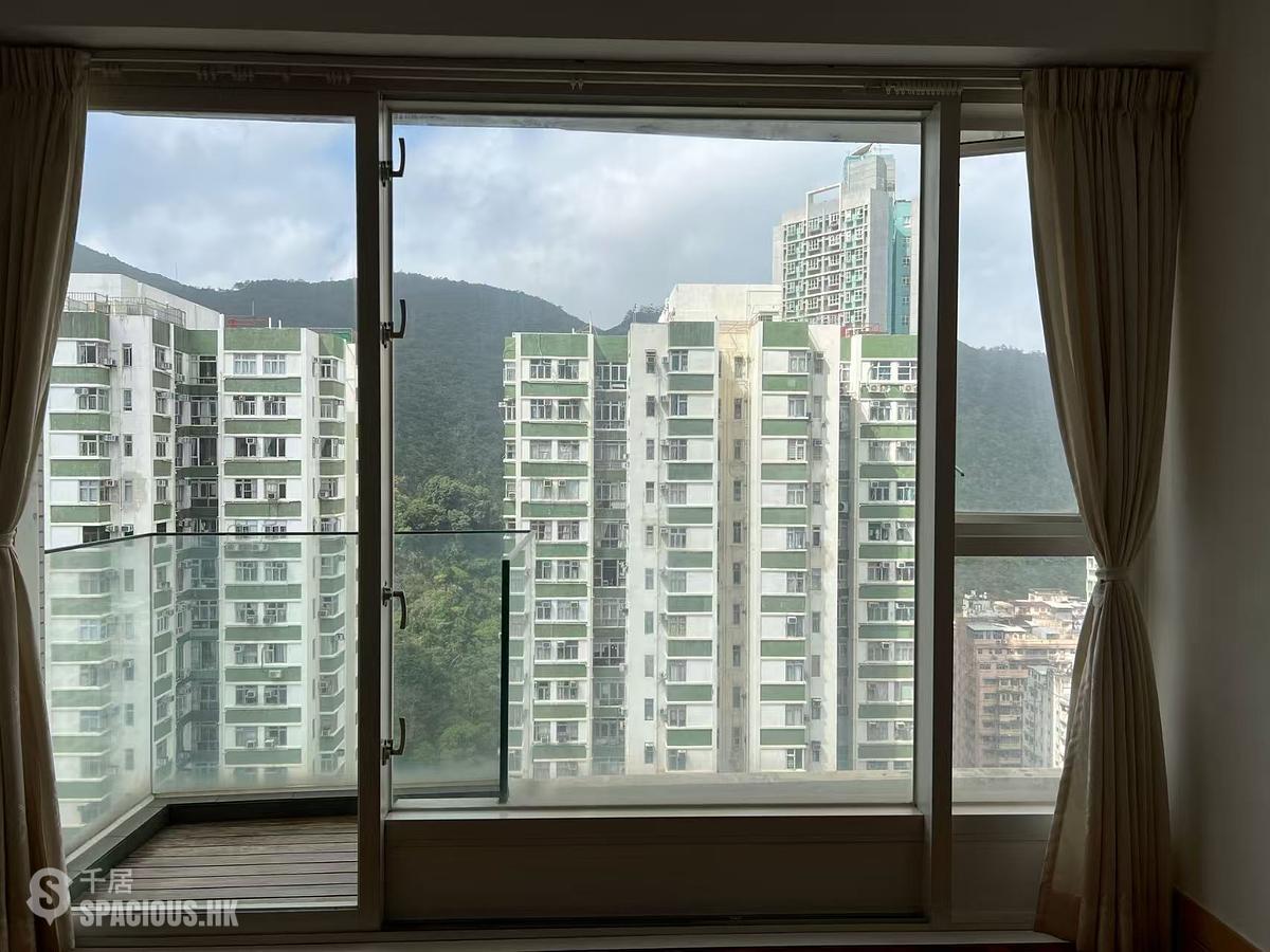 Quarry Bay - The Orchards 01