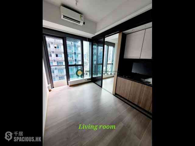 Sai Ying Pun - Two・Artlane 01
