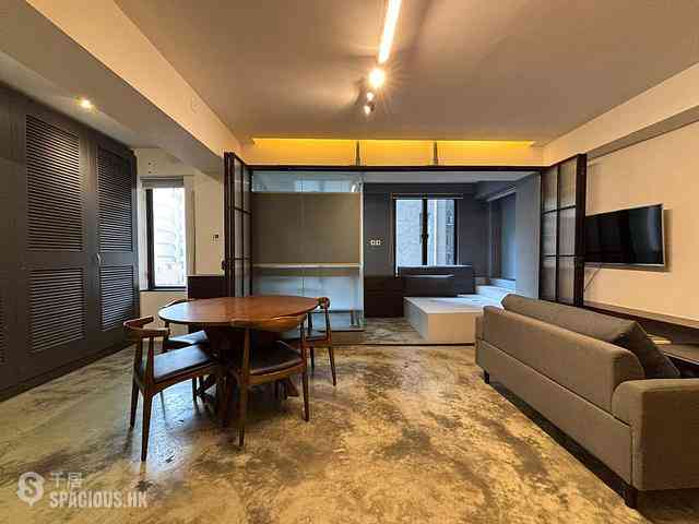 Wan Chai - Tung Fong Building 01