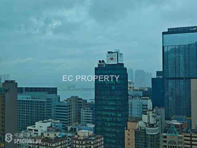 Wan Chai - The Avenue 01