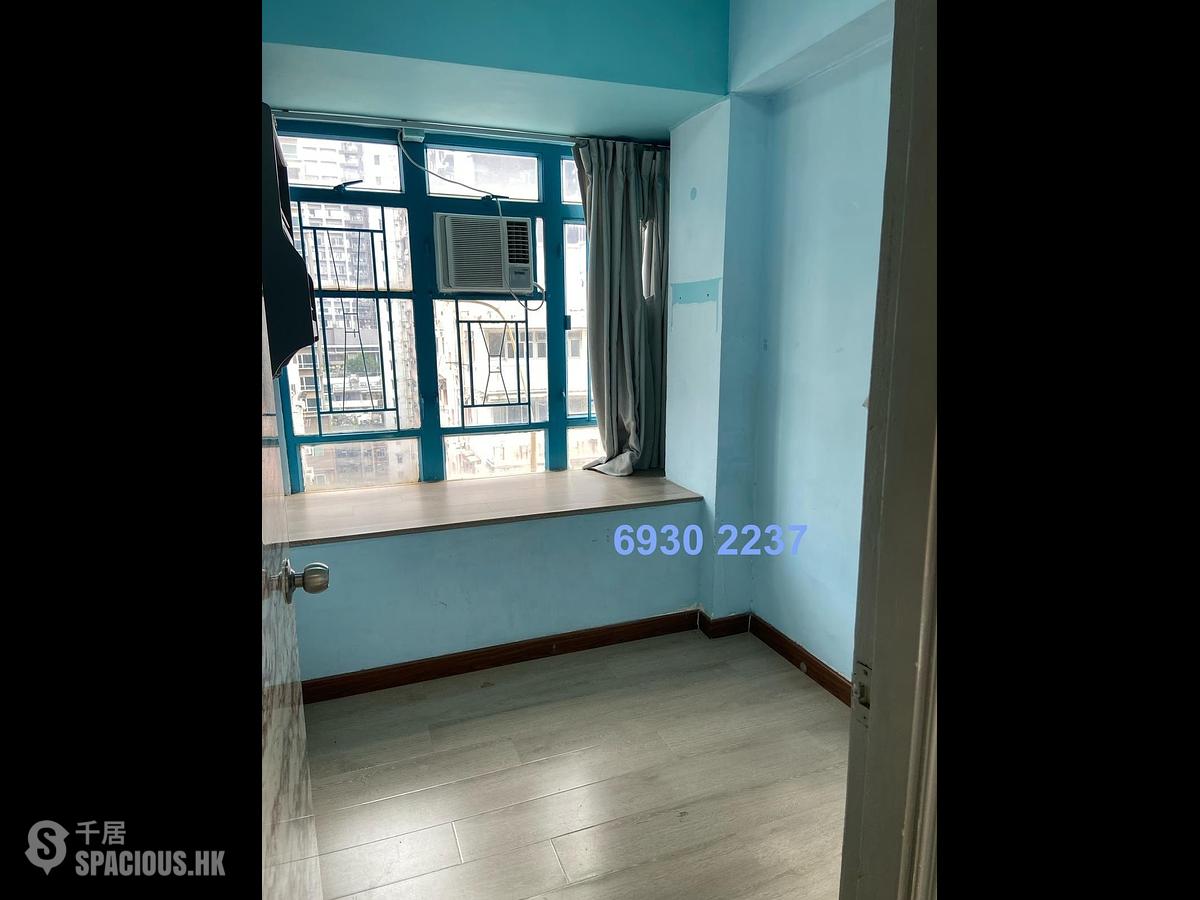 Sai Ying Pun - Kam Kwan Building 01