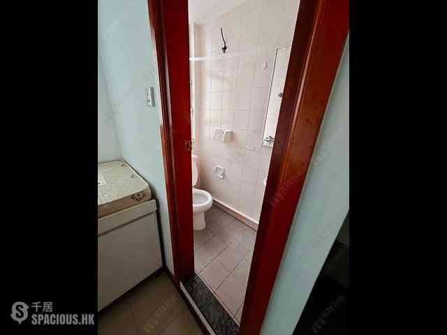 Tung Chung - Tung Chung Crescent Phase 2 Block 8 07