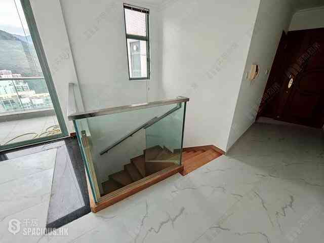 Tung Chung - Tung Chung Crescent Phase 2 Block 8 08