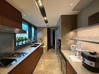 Mid Levels West - University Heights Tower 1 09
