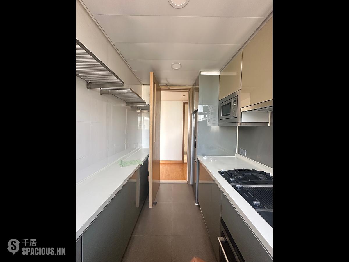 Sai Ying Pun - Island Crest 01
