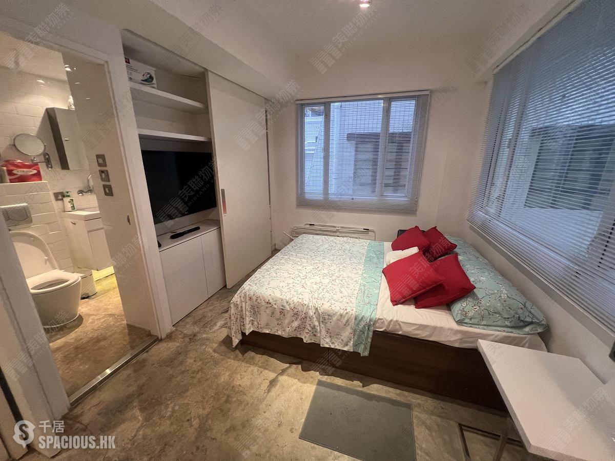 Sheung Wan - Tai Wing House 01
