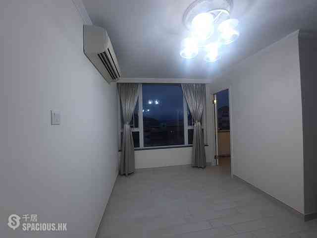 Chung Hom Kok - Lung Yan Court 02