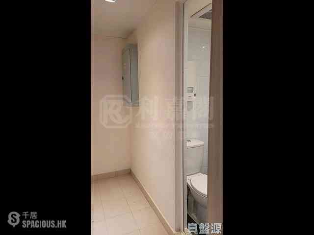 Tseung Kwan O - The Wings Ocean Wings Block 2 07