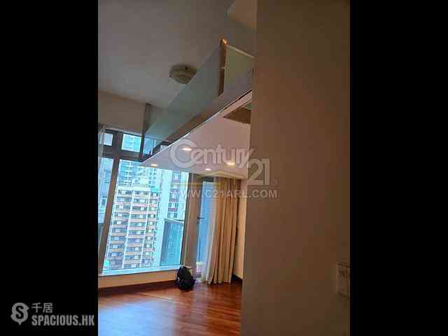 Wan Chai - The Avenue 01