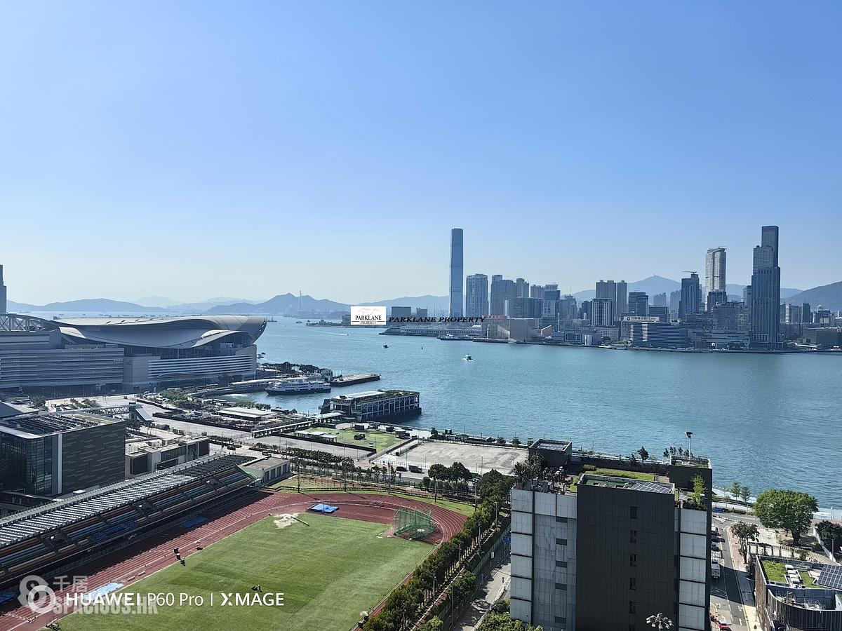 Wan Chai - The Gloucester 01