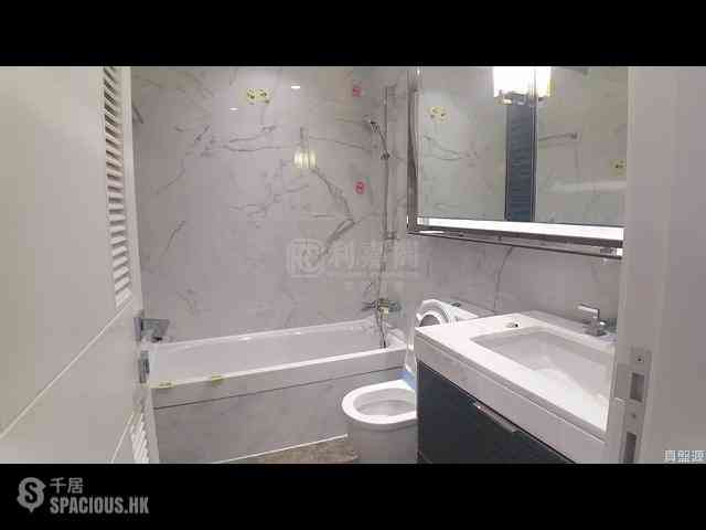 Tseung Kwan O - Monterey Block 6A 03