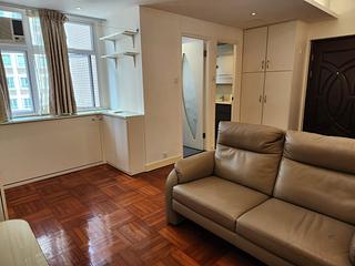Mid Levels Central - Kings Court 05
