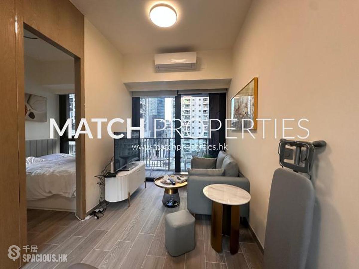 Sai Ying Pun - The Queens 01