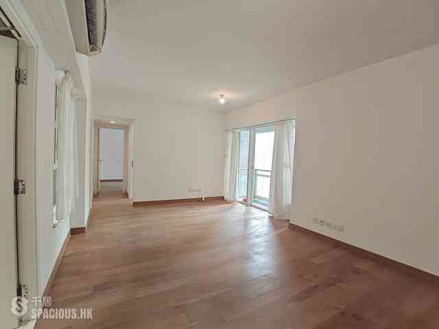 Soho - Centrestage 01