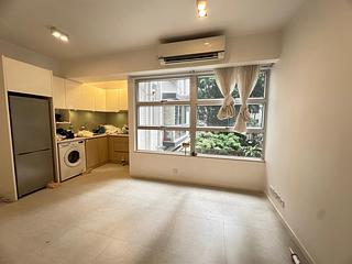 Wan Chai - Lok Moon Mansion 02