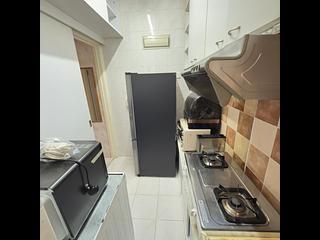 Kennedy Town - Luen Fat Apartments 13