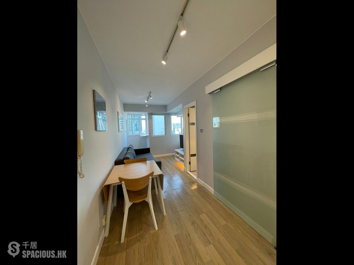 Sai Ying Pun - Fung King Court 01