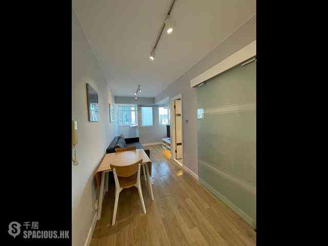 Sai Ying Pun - Fung King Court 01