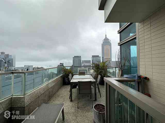 Wan Chai - The Avenue Phase 2 01