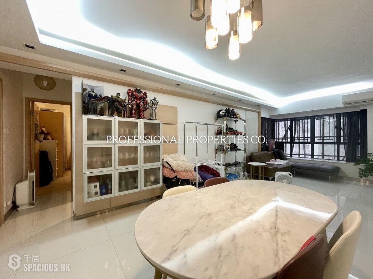 Mid Levels Central - Elegant Terrace 01