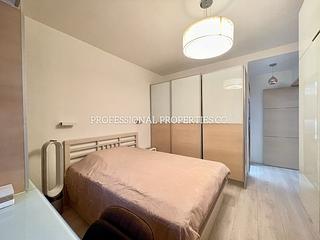 Mid Levels Central - Elegant Terrace 03