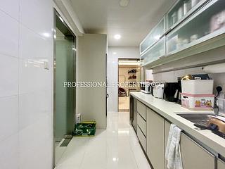 Mid Levels Central - Elegant Terrace 08