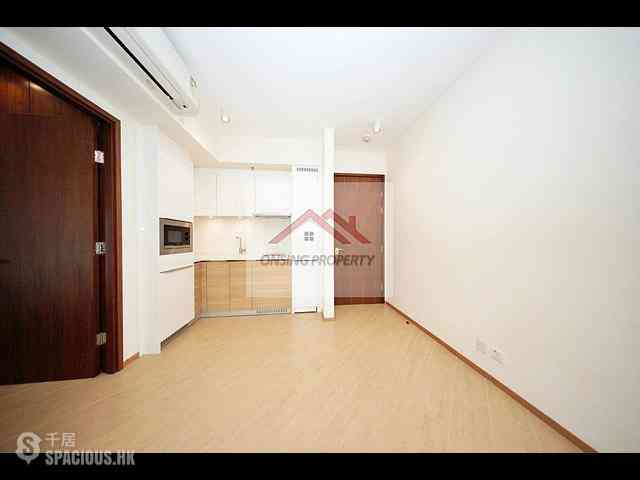 Wan Chai - The Hillside 01