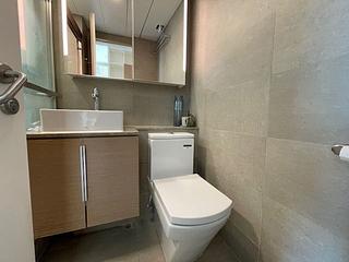 Kennedy Town - The Merton Tower 1 06