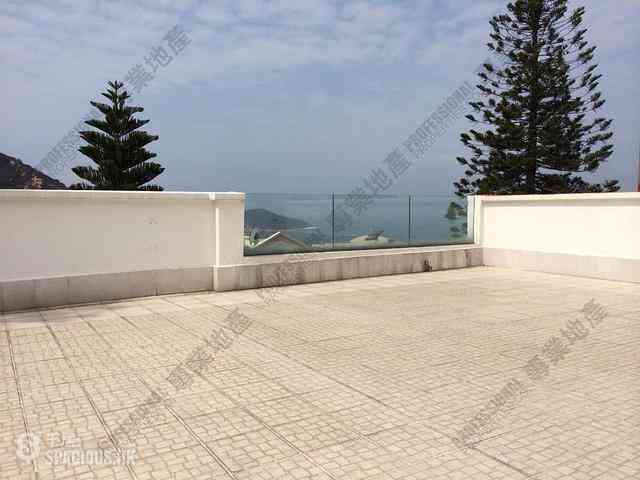 Chung Hom Kok - 8-14, Cape Road 01