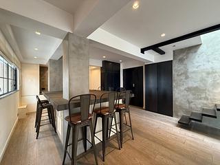 Mid Levels Central - Merry Court 03