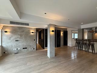 Mid Levels Central - Merry Court 05